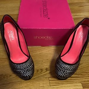 Shoedazzle silver studded heels - size 7 womens